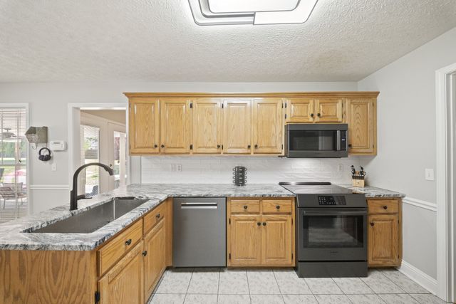 7291 W Cook Rd, Springfield, TN 37172