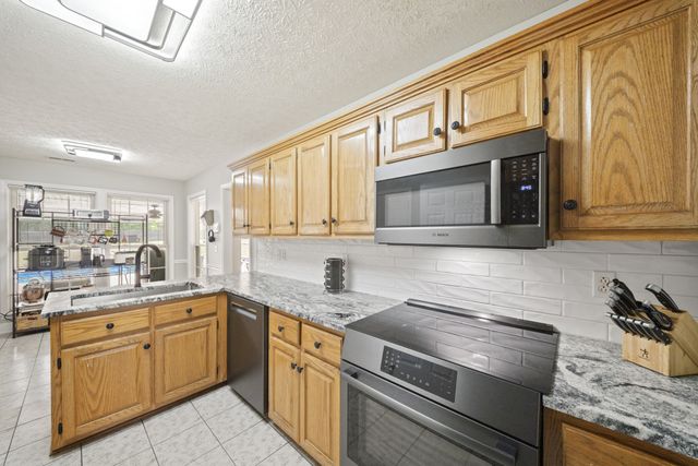 7291 W Cook Rd, Springfield, TN 37172