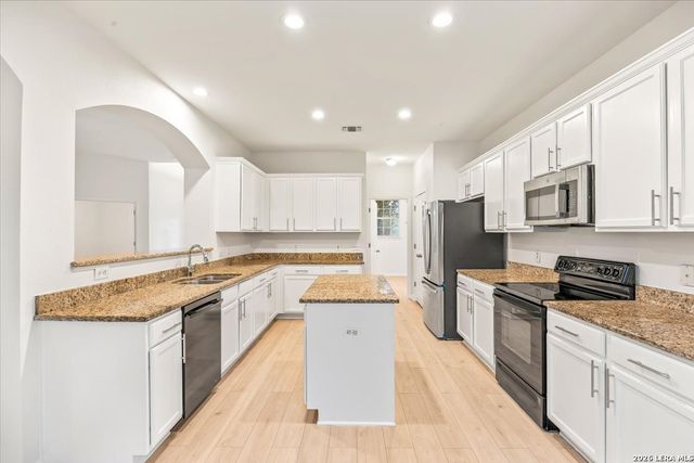 240 CINNABAR TRL, Cibolo, TX 78108