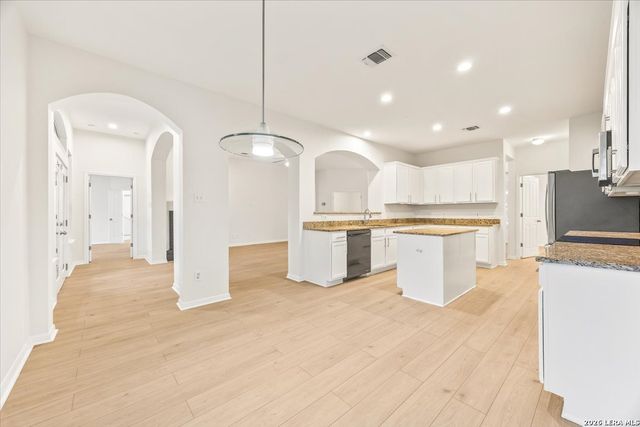 240 CINNABAR TRL, Cibolo, TX 78108