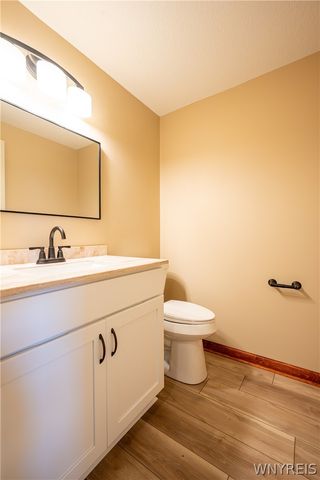 38 Hampton Court, Lancaster, NY 14086