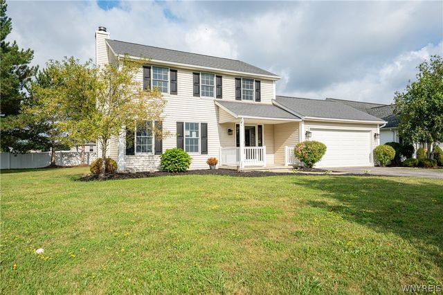 38 Hampton Court, Lancaster, NY 14086