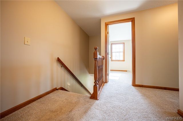 38 Hampton Court, Lancaster, NY 14086
