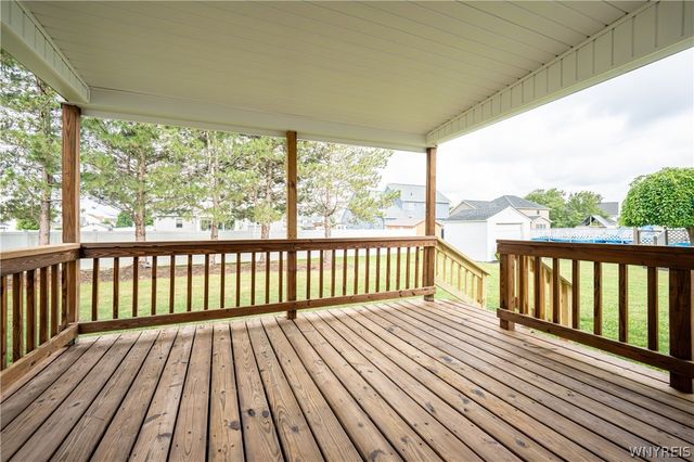 38 Hampton Court, Lancaster, NY 14086