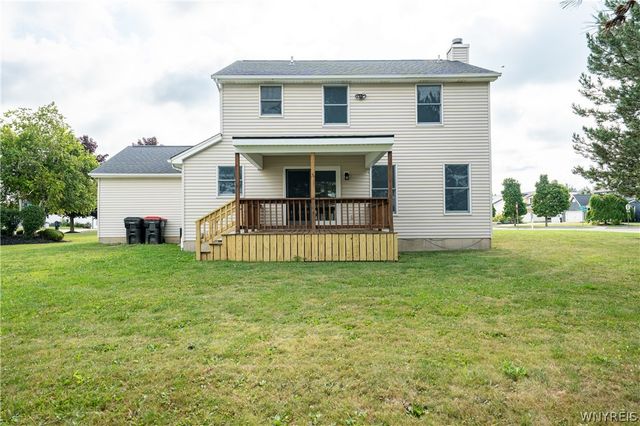 38 Hampton Court, Lancaster, NY 14086