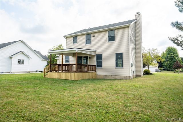 38 Hampton Court, Lancaster, NY 14086