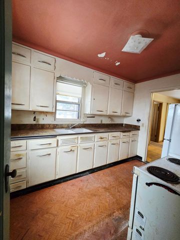 1217 3rd Street S, Moorhead, MN 56560