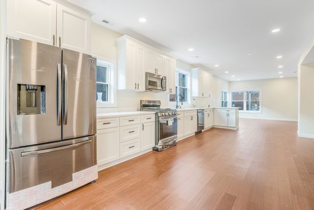 4019 N Tripp Avenue, Chicago, IL 60641