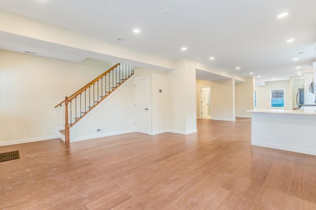 4019 N Tripp Avenue, Chicago, IL 60641