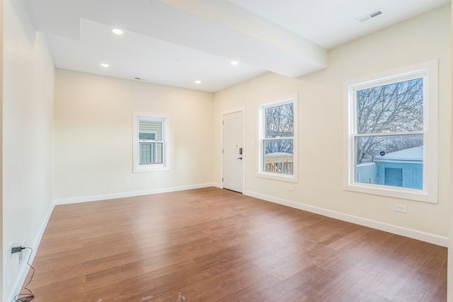 4019 N Tripp Avenue, Chicago, IL 60641