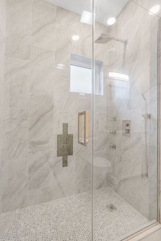 4019 N Tripp Avenue, Chicago, IL 60641