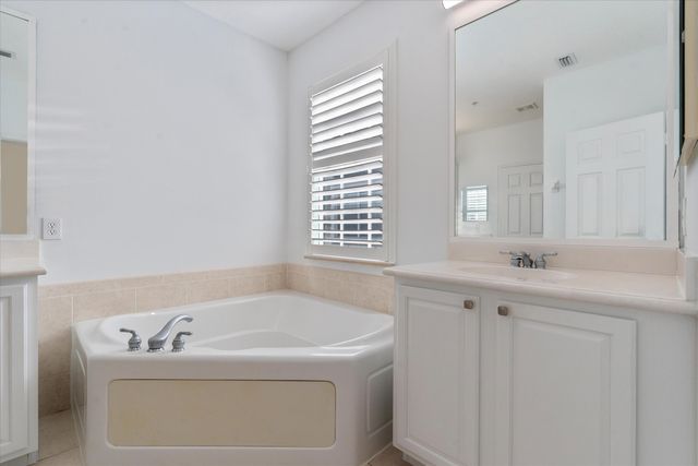 295 NE 5th Avenue 32, Delray Beach, FL 33483