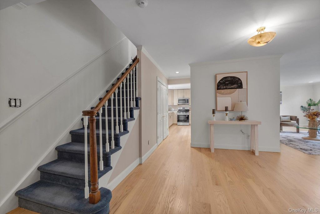 1390 Broadway 119, Hewlett, NY 11557 — photo 3