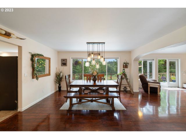 95037 HAYNES WAY Ln, North Bend, OR 97459