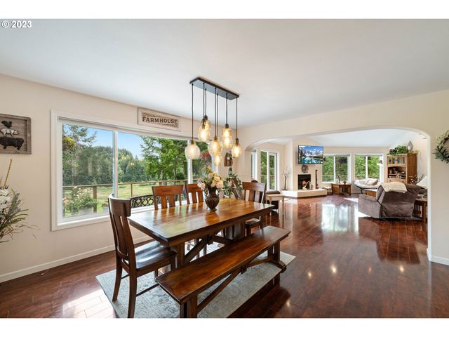 95037 HAYNES WAY Ln, North Bend, OR 97459