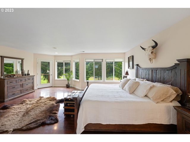 95037 HAYNES WAY Ln, North Bend, OR 97459