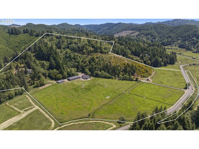 95037 HAYNES WAY Ln, North Bend, OR 97459