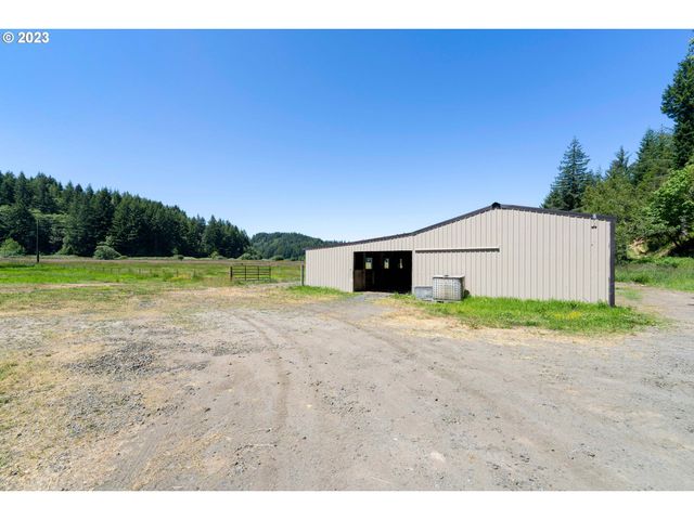 95037 HAYNES WAY Ln, North Bend, OR 97459