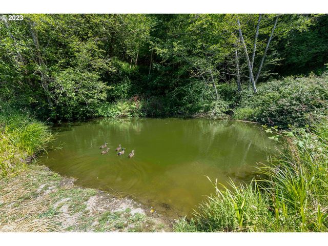 95037 HAYNES WAY Ln, North Bend, OR 97459