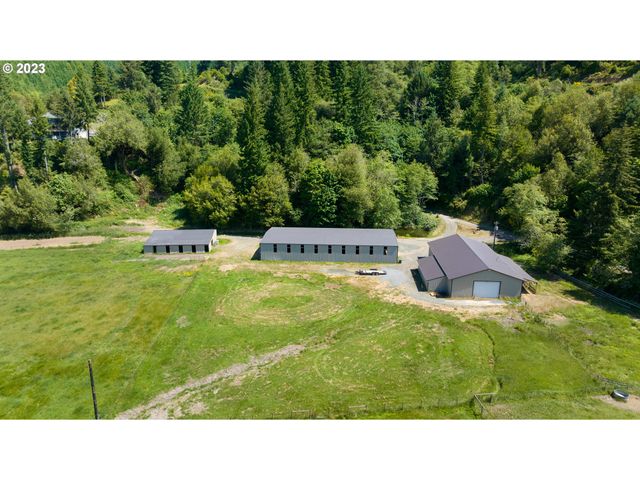 95037 HAYNES WAY Ln, North Bend, OR 97459