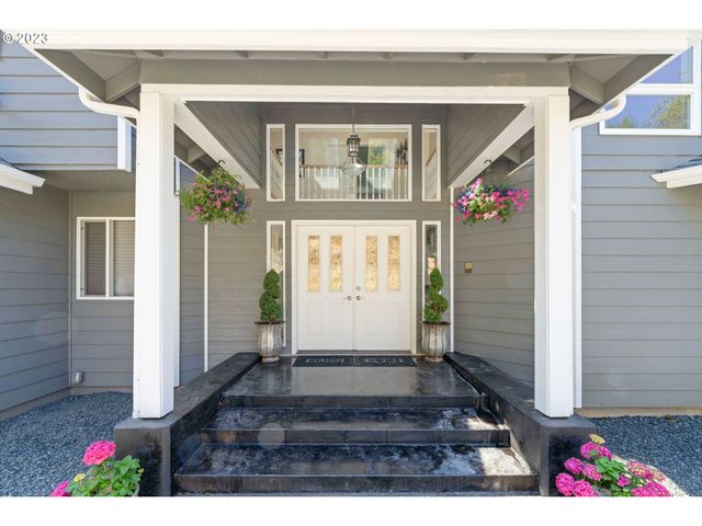 95037 HAYNES WAY Ln, North Bend, OR 97459