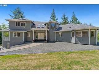 95037 HAYNES WAY Ln, North Bend, OR 97459