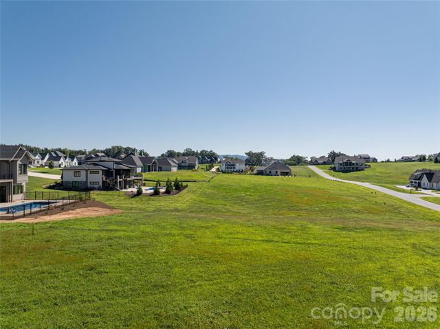 47 N Sweetwater Pond Road 54, Mills River, NC 28759