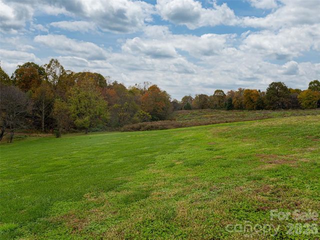 47 N Sweetwater Pond Road 54, Mills River, NC 28759