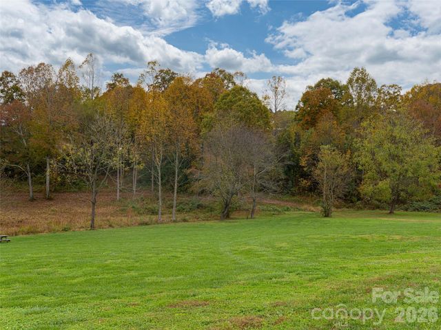 47 N Sweetwater Pond Road 54, Mills River, NC 28759