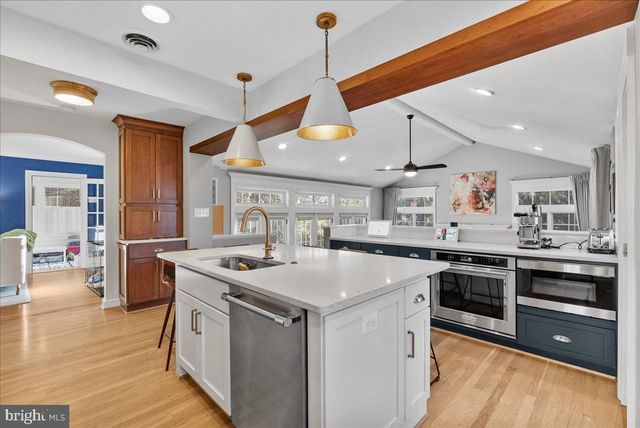 2412 N COLUMBUS ST, Arlington, VA 22207