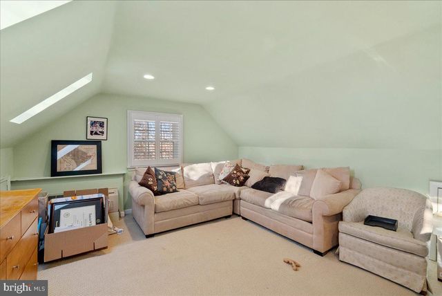 2412 N COLUMBUS ST, Arlington, VA 22207