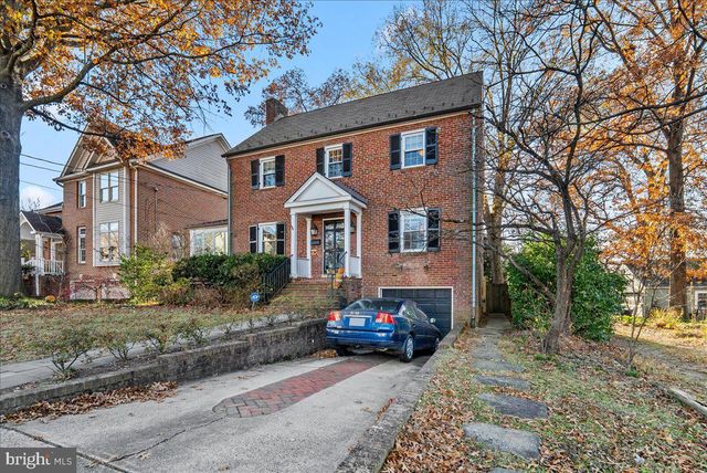 2412 N COLUMBUS ST, Arlington, VA 22207