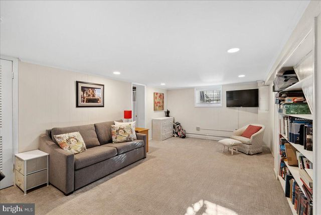 2412 N COLUMBUS ST, Arlington, VA 22207