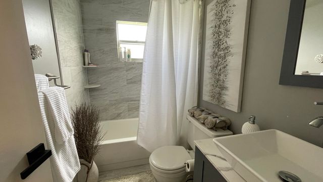 568 Burgundy L, Delray Beach, FL 33484