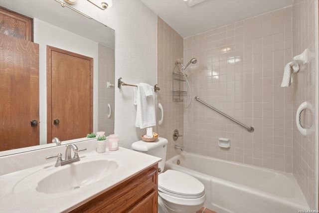2703 OAK HAVEN DR, San Marcos, TX 78666