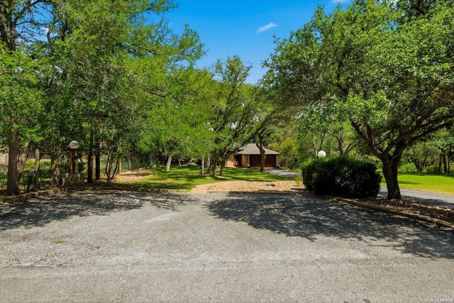 2703 OAK HAVEN DR, San Marcos, TX 78666