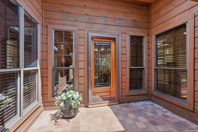 2703 OAK HAVEN DR, San Marcos, TX 78666