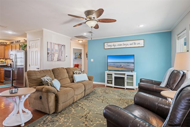 2592 Whitecap, Crystal Beach, TX 77650