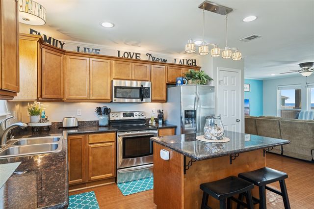 2592 Whitecap, Crystal Beach, TX 77650