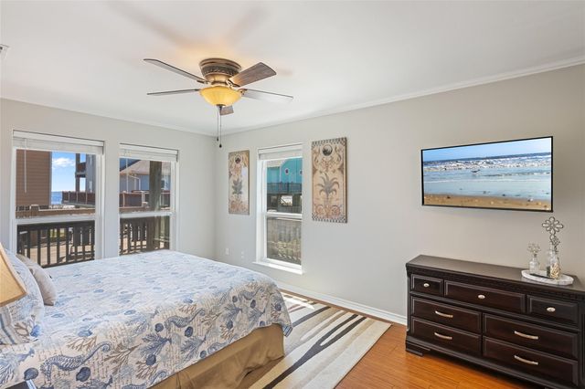 2592 Whitecap, Crystal Beach, TX 77650