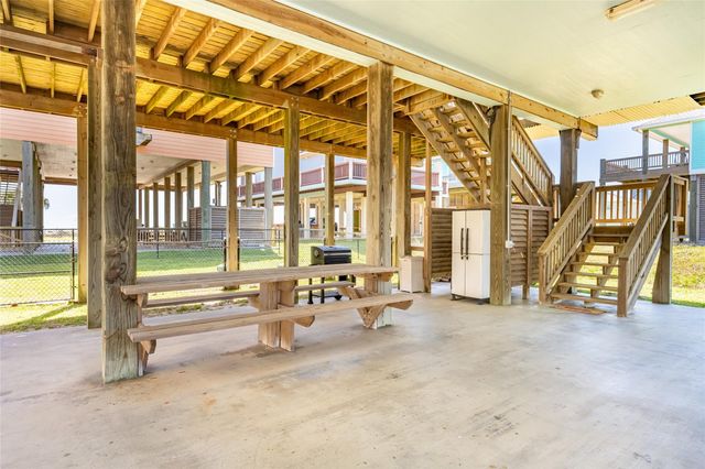 2592 Whitecap, Crystal Beach, TX 77650