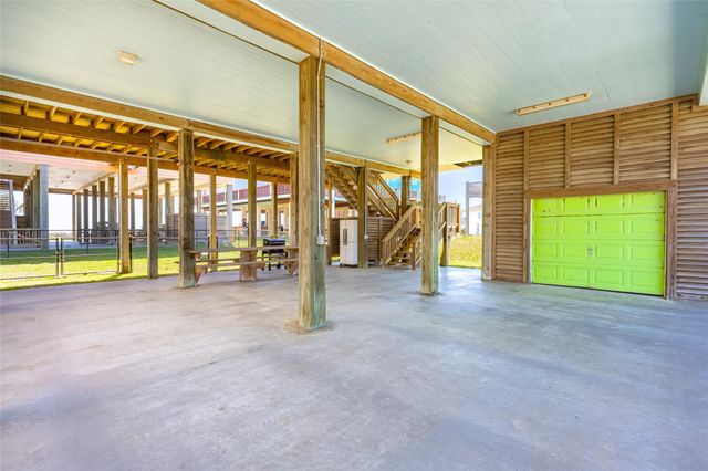 2592 Whitecap, Crystal Beach, TX 77650