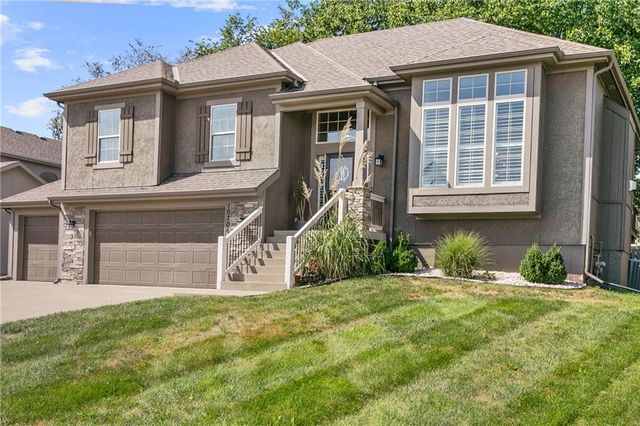 10706 N Tracy Avenue, Kansas City, MO 64155
