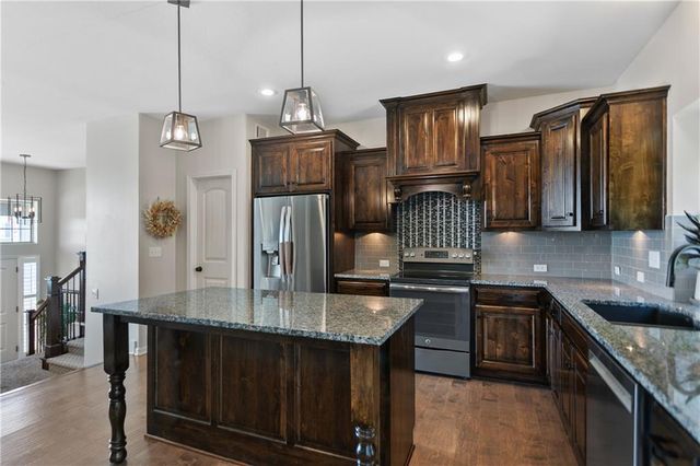 10706 N Tracy Avenue, Kansas City, MO 64155