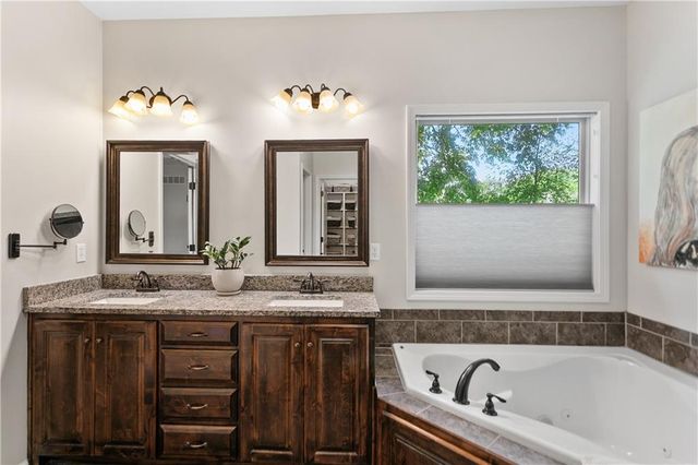 10706 N Tracy Avenue, Kansas City, MO 64155