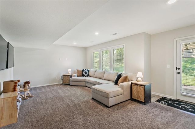 10706 N Tracy Avenue, Kansas City, MO 64155