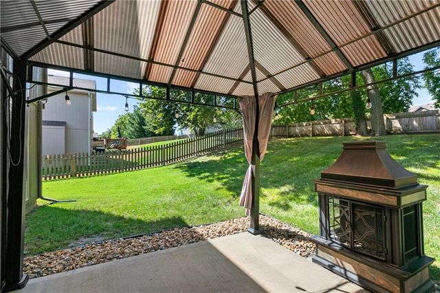 10706 N Tracy Avenue, Kansas City, MO 64155