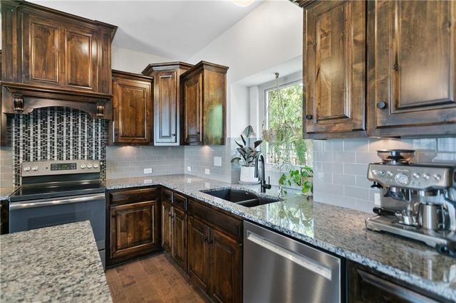 10706 N Tracy Avenue, Kansas City, MO 64155