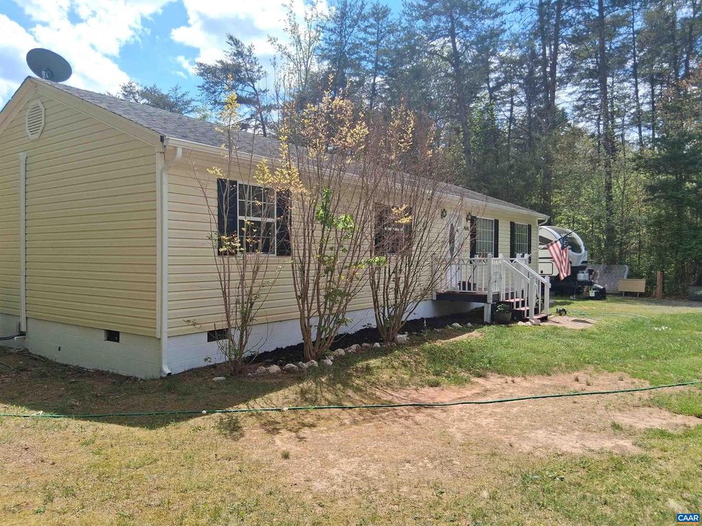 2876 DOCTORS RD, Louisa, VA 23093