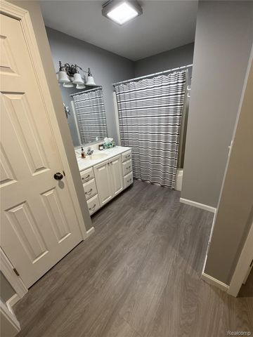 7674 Golf Meadows Drive Se, Caledonia Township, MI 49316